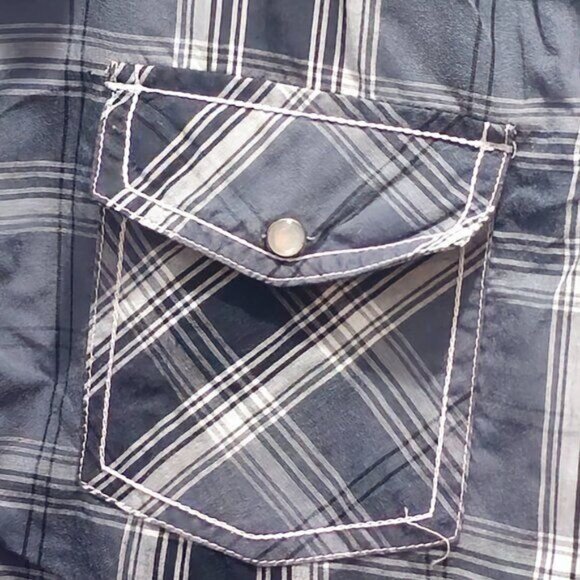 Burnside Short Sleeve Button Shirt - Large Youth/Small Woman - See Measurements - Picture 7 of 13